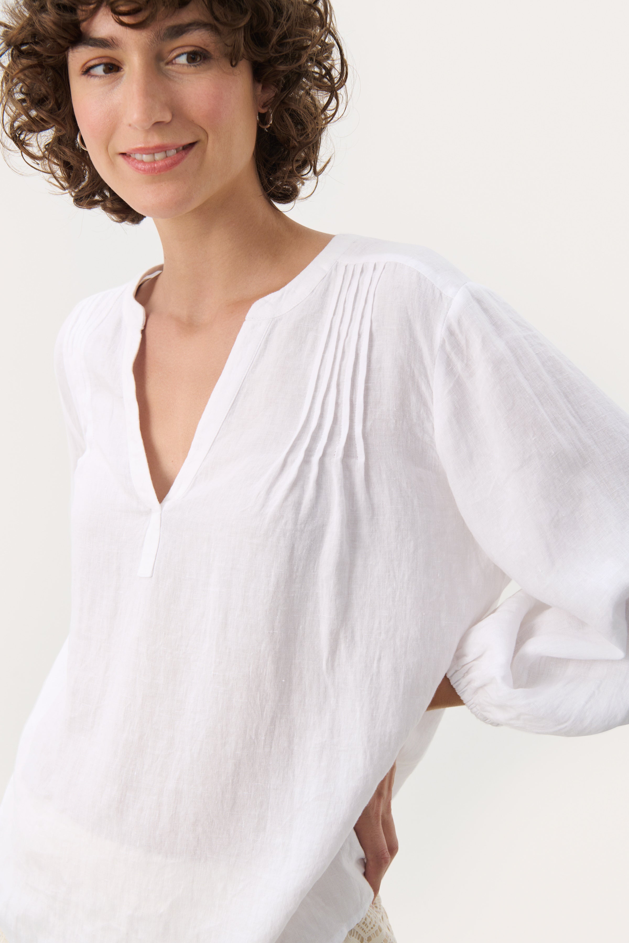 Nyara Linen Blouse