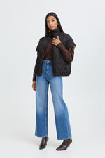 Load image into Gallery viewer, Berta Reversible Vest
