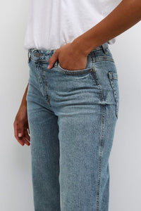 Dana Straight Jeans