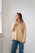 Load image into Gallery viewer, Dog Walker Chunky Cowl
