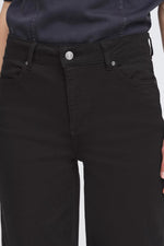 Load image into Gallery viewer, Lydia  Wide Jeans
