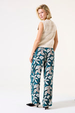 Load image into Gallery viewer, Knit Vest

