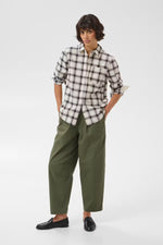 Load image into Gallery viewer, Yani Shirt in Dark Navy &amp; Mole Check
