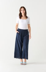 Load image into Gallery viewer, Eyelet Crop Pant
