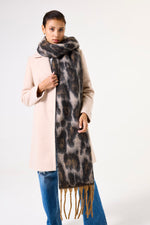 Load image into Gallery viewer, Patterned Scarf
