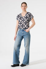 Load image into Gallery viewer, V-Neck Print T-Shirt
