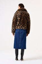 Load image into Gallery viewer, Leopard Faux Fur Jacket

