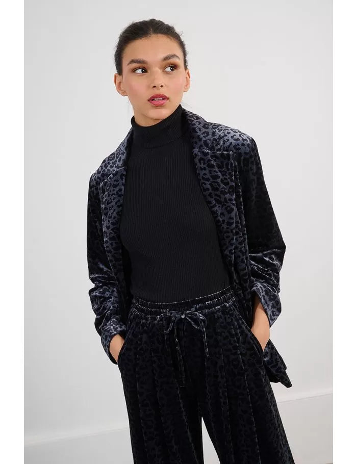 Velvet Blazer in Leopard print