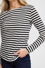 Load image into Gallery viewer, Mye T-Shirt
