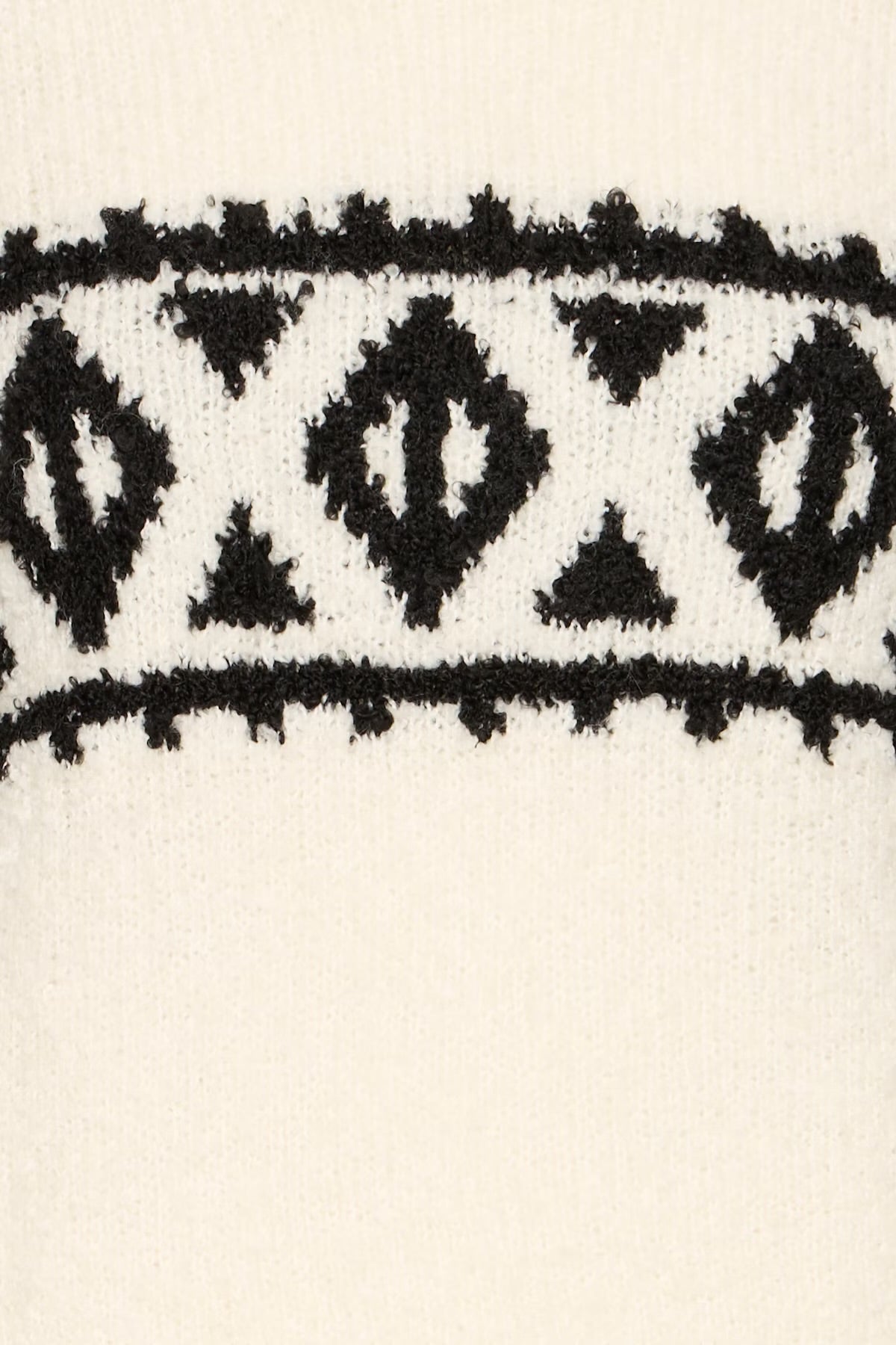 Carani Pullover