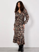Load image into Gallery viewer, Ethnic Ikat Print
