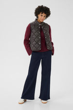 Load image into Gallery viewer, Sides Quilted Vest
