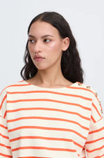 Load image into Gallery viewer, Magga Sweatshirt
