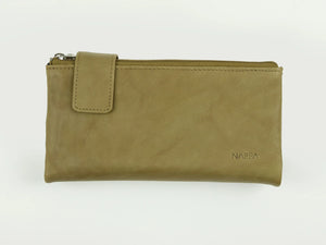 Evelyne Wallet